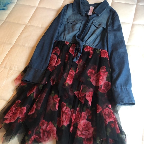 Dress - Picture 3 of 4